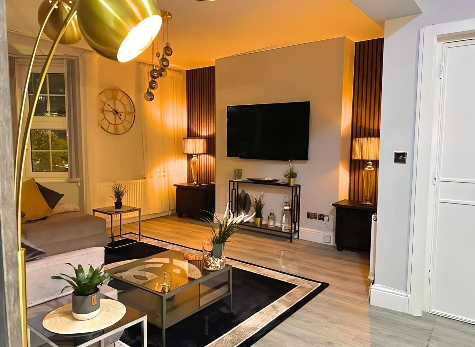 *Luxury 9Ine Lush Jacuzzi Apartment & Balcony* Birmingham Eksteriør billede