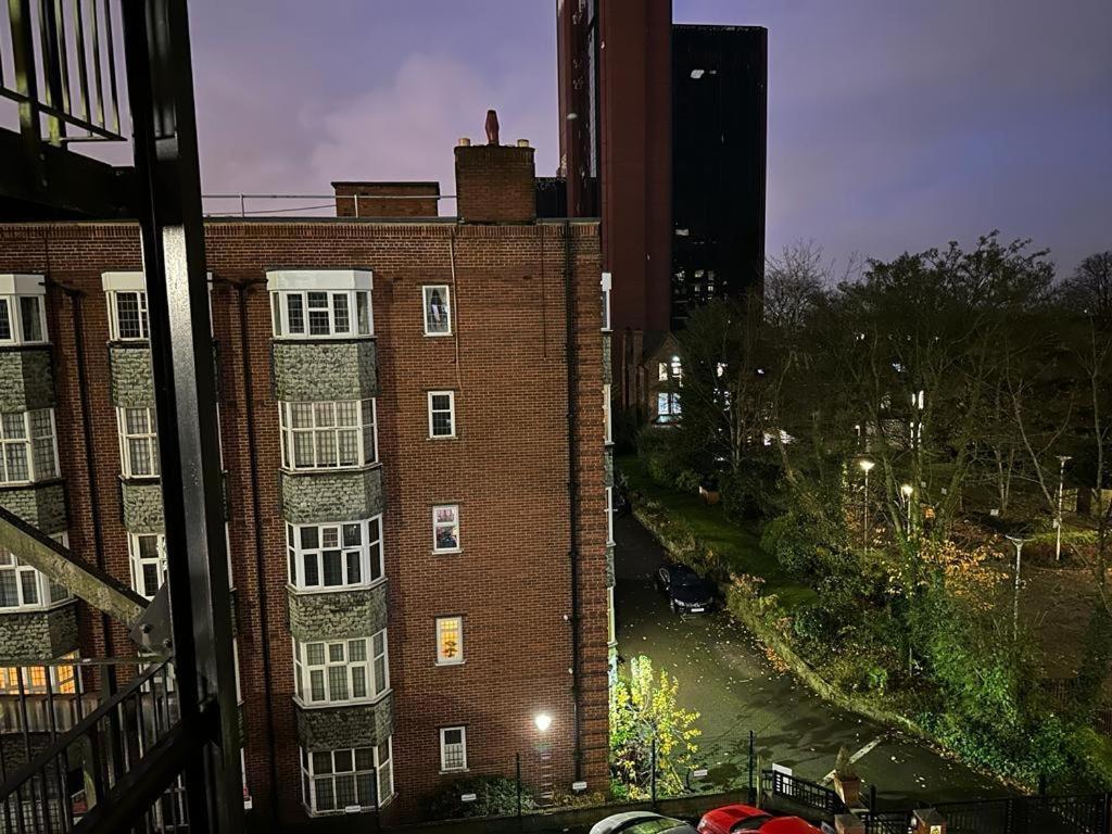 *Luxury 9Ine Lush Jacuzzi Apartment & Balcony* Birmingham Eksteriør billede